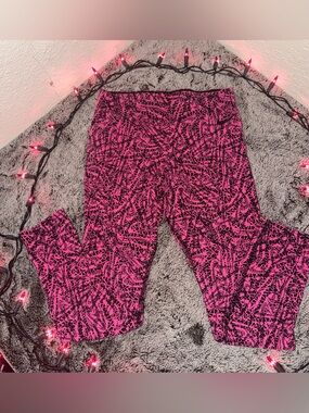 Nike Bright Pink and Black Patterned Leggings